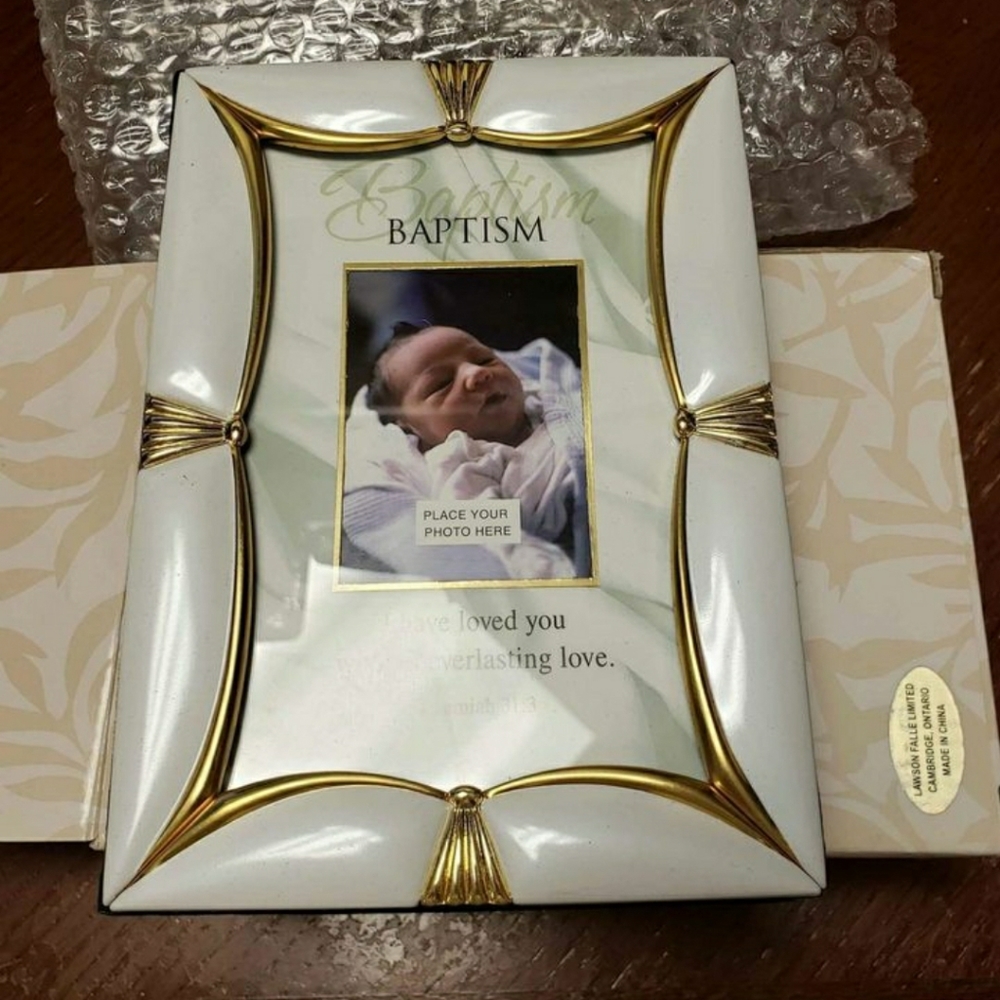 NEW in box Beautiful photo frame book for wedding baptism graduation white gold